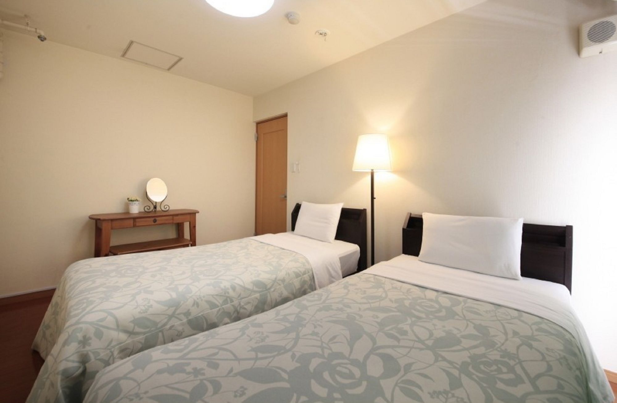 Shinjuku Urban Hotel Tokyo Exterior photo